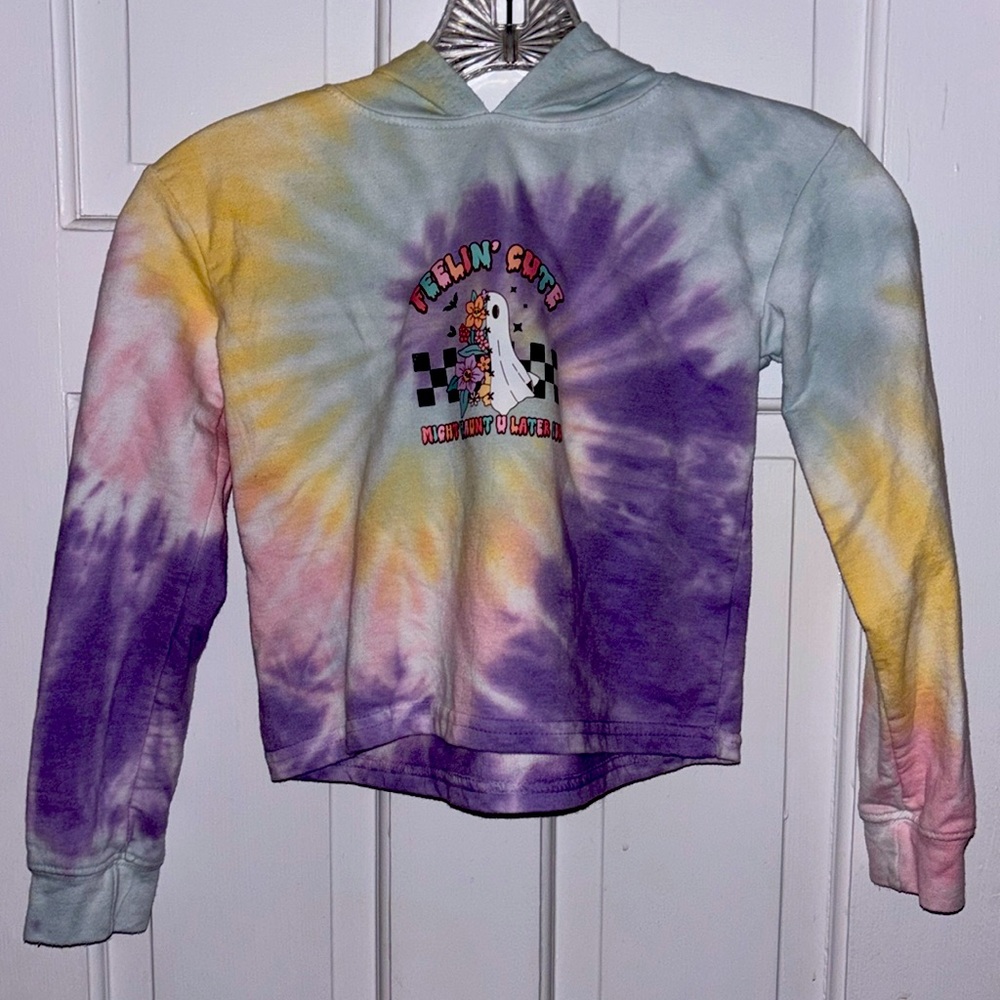 Kids tie dye pullover hoodie with cute patch and decal details